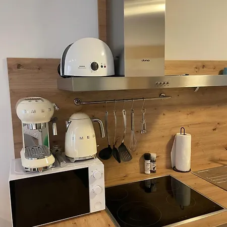 Апартаменты Studio-parkplatz-netflix-balkon Плохинген