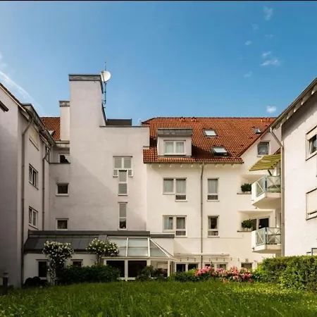 Апартаменты Studio-parkplatz-netflix-balkon Плохинген