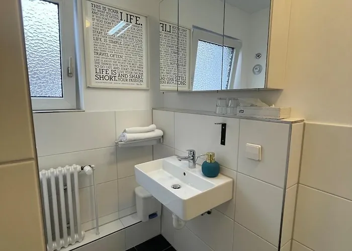 Studio-parkplatz-netflix-balkon *